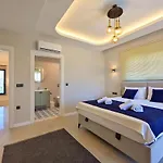 Luxury In The Center Of - Ezel Hanim *