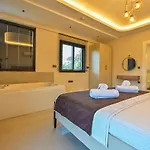Luxury In The Center Of - Ezel Hanim Villa
