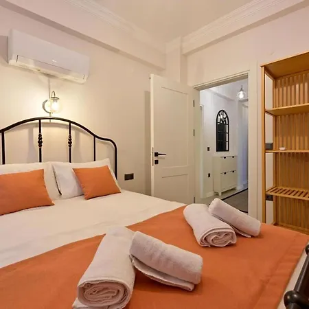 Luxury In The Center Of - Ezel Hanim * Φετιγιέ