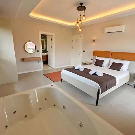 Luxury In The Center Of - Ezel Hanim Vilă Fethiye