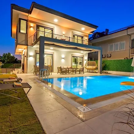 Luxury In The Center Of - Ezel Hanim *