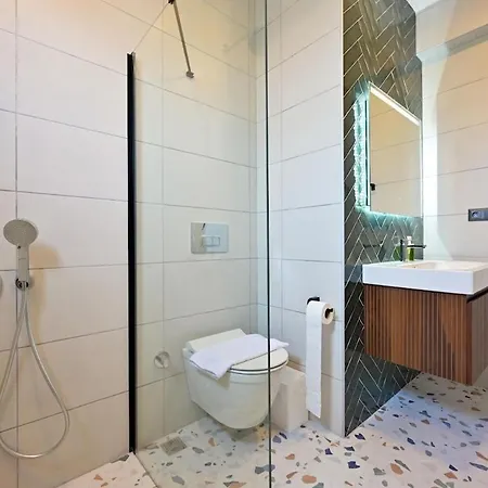 Luxury In The Center Of - Ezel Hanim フェティエ