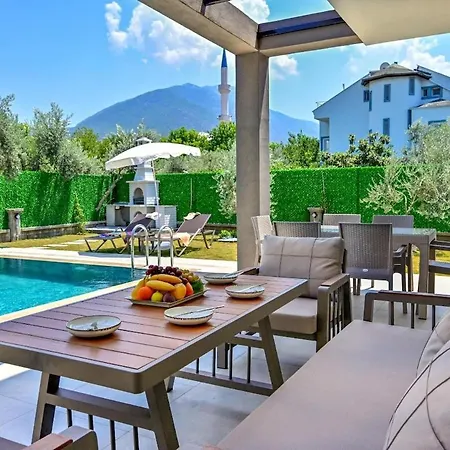 Luxury In The Center Of - Ezel Hanim フェティエ