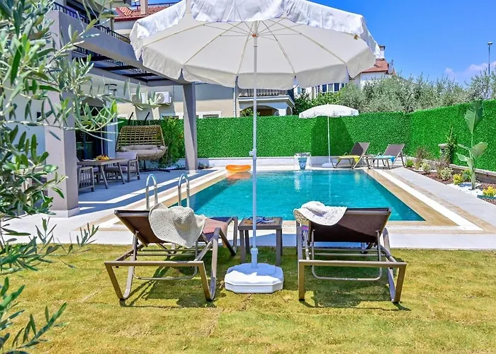 Villa Luxury In The Center Of - Ezel Hanim